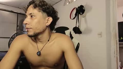 AnuarDHM online show from December 18, 2025, 4:35 pm