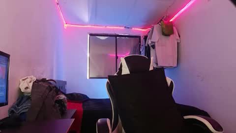 AnuarDHM online show from January 6, 2026, 4:00 pm