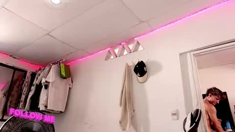 AnuarDHM online show from January 7, 2026, 2:52 pm