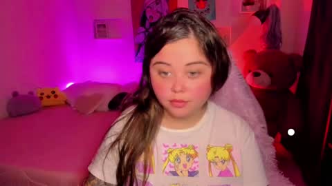   Independent model  online show from February 13, 2025, 7:42 pm