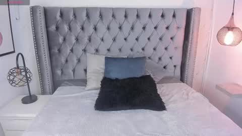 anya_belth online show from October 26, 2025, 3:51 pm