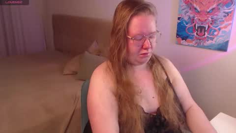 Anya Muna online show from November 12, 2025, 3:23 pm