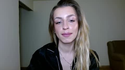 Snapshot of anyamurr chatting on April 22, 2026, 7:37 pm Anya online show from April 22, 2026, 7:37 pm