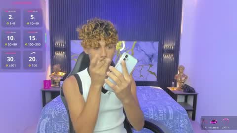 anyelotwink online show from April 15, 2026, 5:42 pm