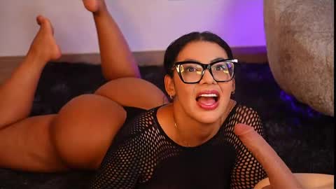 Dulce Maria online show from March 26, 2026, 1:55 am