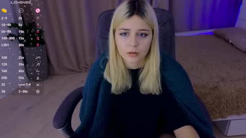 ApheliaStar online show from December 14, 2025, 3:17 pm