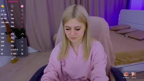 ApheliaStar online show from March 4, 2026, 4:57 pm