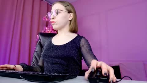 Snapshot of aphexqueen chatting on January 28, 2025, 2:10 pm APHEX QUEEN online show from January 28, 2025, 2:10 pm