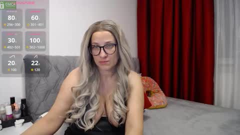 Snapshot of aphrodite32 chatting on February 22, 2026, 5:40 am Sarah online show from February 22, 2026, 5:40 am