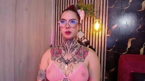 Snapshot of aphrodite__bloom chatting on May 25, 2026, 9:43 pm aphrodite__bloom online show from May 25, 2026, 9:43 pm