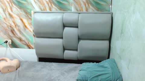 Apolo online show from September 17, 2025, 6:53 pm