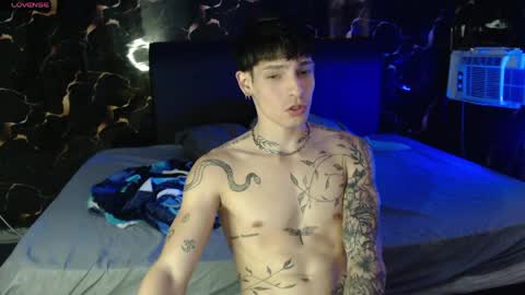 Snapshot of apolo01_ chatting on April 27, 2026, 8:29 pm Apolo online show from April 27, 2026, 8:29 pm