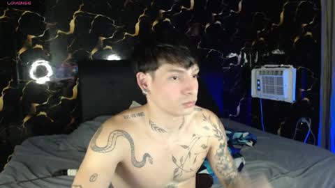 Snapshot of apolo01_ chatting on May 24, 2026, 10:37 pm Apolo online show from May 24, 2026, 10:37 pm