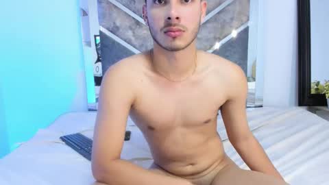 Snapshot of apolo_grayy chatting on February 3, 2026, 6:40 am Apolo Grayy online show from February 3, 2026, 6:40 am