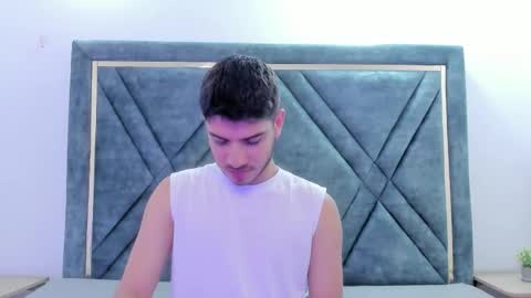 Snapshot of apolo_grayy chatting on February 18, 2026, 5:36 am Apolo Grayy online show from February 18, 2026, 5:36 am