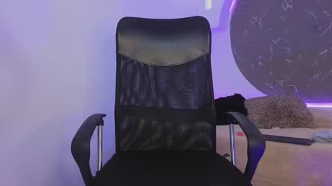 Apolo Lux  online show from February 25, 2026, 12:09 am