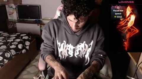 Snapshot of apolo_s chatting on February 3, 2026, 6:40 am Andres online show from February 3, 2026, 6:40 am