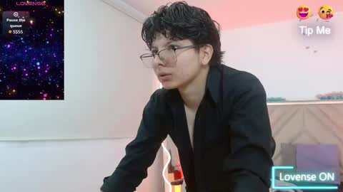 apolo_tay1 online show from October 7, 2025, 2:36 pm