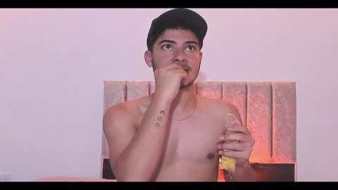 Snapshot of apologray__ chatting on April 10, 2026, 11:31 pm apologray__ online show from April 10, 2026, 11:31 pm