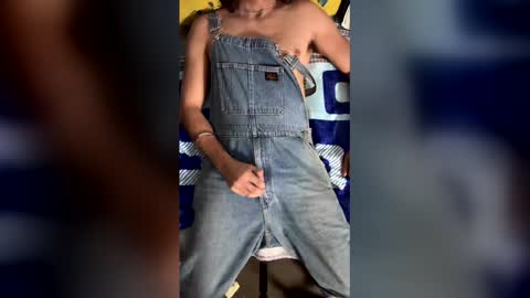 Snapshot of apolohor90 chatting on January 15, 2026, 7:57 am apolohor90 online show from January 15, 2026, 7:57 am