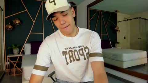 apolojackson2 online show from May 25, 2026, 12:44 pm