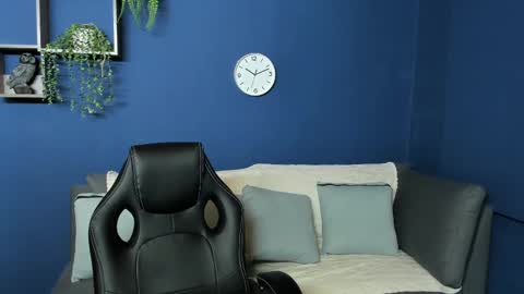 Snapshot of apolotherock chatting on March 7, 2025, 7:16 pm Apolo online show from March 7, 2025, 7:16 pm