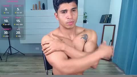 Snapshot of apolotherock chatting on November 12, 2025, 7:13 pm Apolo online show from November 12, 2025, 7:13 pm