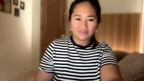 Snapshot of apple_pie_love chatting on December 23, 2024, 5:43 pm Anika online show from December 23, 2024, 5:43 pm