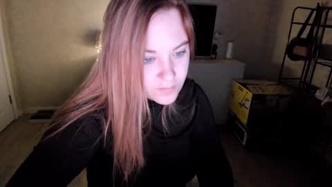 appleyummybuns online show from November 29, 2025, 2:36 am