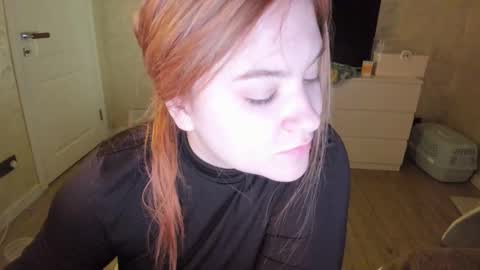 appleyummybuns online show from March 7, 2026, 3:47 am