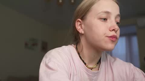  REYNA  my friend   online show from November 30, 2025, 7:01 am