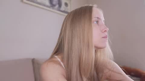  REYNA  my friend   online show from June 6, 2026, 3:28 pm