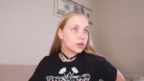  REYNA  my friend   online show from June 26, 2026, 3:27 pm