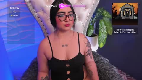 apprilfoxx online show from October 19, 2025, 4:07 pm