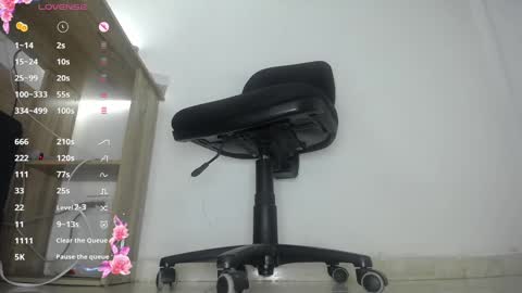 Aprhillove online show from December 13, 2024, 11:02 am