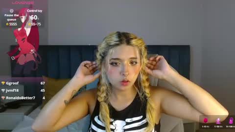 Snapshot of april__bunny chatting on December 10, 2024, 8:08 am April Bunny online show from December 10, 2024, 8:08 am
