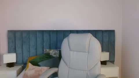 Snapshot of april__bunny chatting on December 20, 2024, 11:16 pm April Bunny online show from December 20, 2024, 11:16 pm