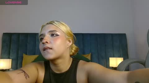Snapshot of april__bunny chatting on January 22, 2025, 9:43 pm April Bunny online show from January 22, 2025, 9:43 pm