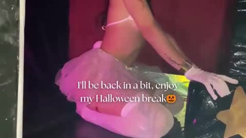   online show from October 22, 2025, 12:05 pm