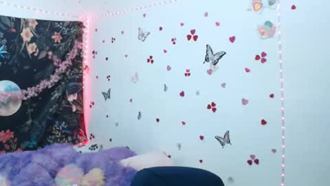 april_l6 online show from January 5, 2026, 9:07 pm