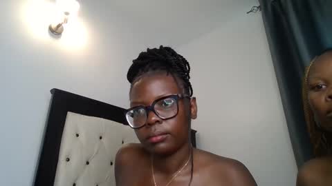 Snapshot of april_scovia chatting on November 30, 2025, 1:26 pm April online show from November 30, 2025, 1:26 pm