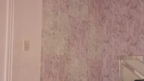 Isabella online show from April 14, 2026, 10:38 pm