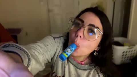 Snapshot of aprilanna chatting on December 16, 2024, 11:39 pm AnnaApril420 online show from December 16, 2024, 11:39 pm