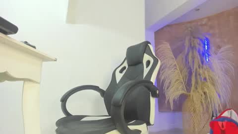 aprill_fox online show from December 26, 2024, 12:16 pm