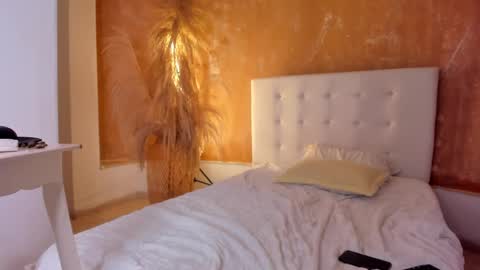 aprill_fox online show from February 23, 2025, 10:49 am