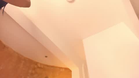 aprill_fox online show from June 5, 2026, 7:36 am