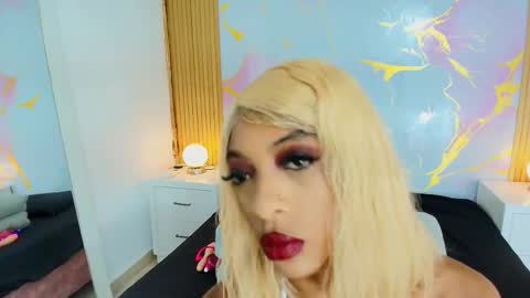 aprillross online show from February 5, 2026, 12:21 pm