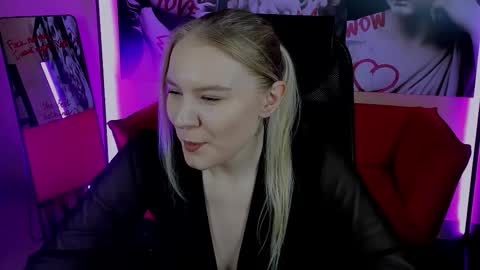 Snapshot of aprilserenity chatting on October 10, 2025, 8:41 pm April. All year round. online show from October 10, 2025, 8:41 pm
