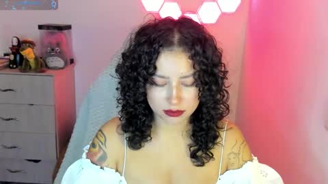 aqua emilly online show from November 11, 2025, 12:32 am