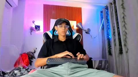 Snapshot of aquarius_xxx chatting on October 18, 2025, 11:33 am aquarius_xxx online show from October 18, 2025, 11:33 am